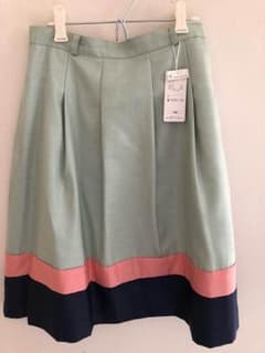 新品！スカートのサムネイル