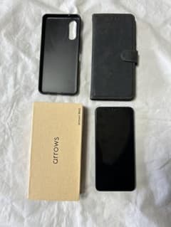 arrows we2 4GB/64GB docomo版　ケース2個付　一括購入のサムネイル