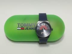TOMMY JEANS 自動巻き時計 ネイビーのサムネイル