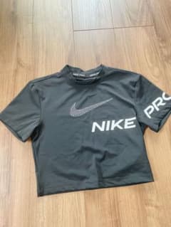 ナイキ NIKE Tシャツ ブラックのサムネイル