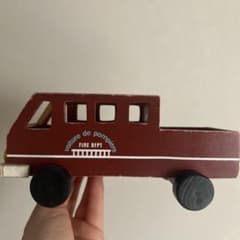 木製おもちゃ　消防車のサムネイル