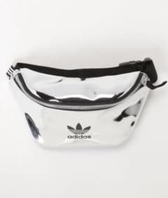 adidas メタリックシルバー　ウエストバッグのサムネイル