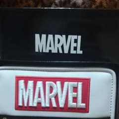 処分品！MARVEL長財布⭐値下げのサムネイル