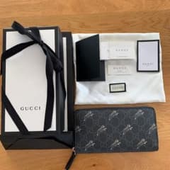 GUCCI グッチ　タイガー プリント GG ジップアラウンドウォレットのサムネイル