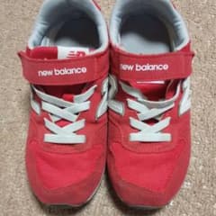 20㌢New Balanceの赤い靴のサムネイル