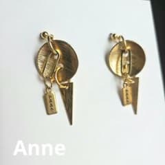 小ぶりフランスヴィンテージボタン ピアス　3センチのサムネイル