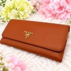 美品　PRADA 長財布 サフィアーノ メタルロゴ フラップ オレンジのサムネイル