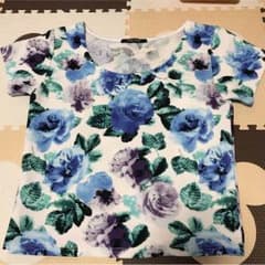 one way 花柄Tシャツのサムネイル