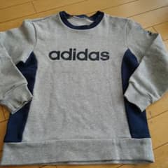 adidasトレーナー　130センチのサムネイル