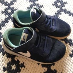 NIKE ナイキ スニーカーのサムネイル
