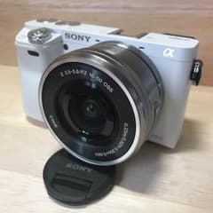 早い者勝ちセール！SONY α6000 ホワイト ミラーレス一眼カメラのサムネイル