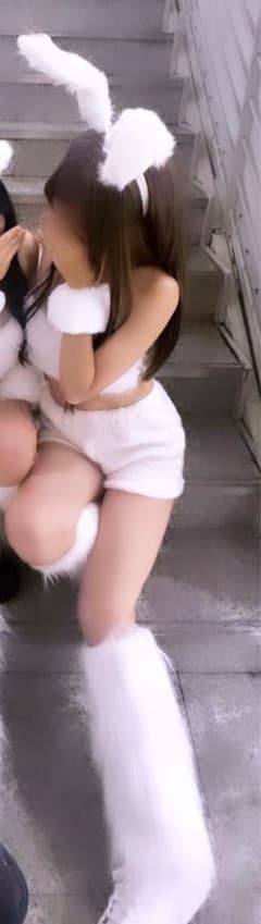 ふわもこ白バニーコス（バニーガール）のサムネイル