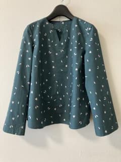 Thumbnail of UNIQLO ・ハナタジマ／長袖プリントブラウス（M）深緑地