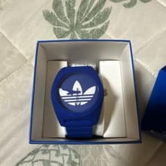 adidasの腕時計のサムネイル