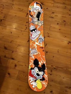Burton x Kozik ディズニーコラボ スノーボード 板のサムネイル