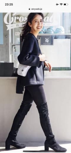 VERY掲載 19AW RIM.ARK テントライン Vネックのサムネイル