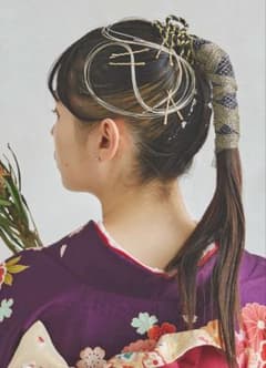 和装 髪飾りセット 成人式 卒業式 結婚式　ゴールドと黒のサムネイル