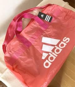 adidasナイロンスポーツバッグのサムネイル