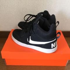 ウィメンズ NIKE ハイカットスニーカー 25.0元値8640円です★のサムネイル