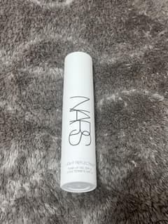 NARS ライトリフレクティング トーンアップヴェールのサムネイル