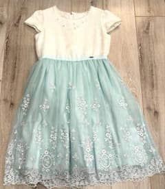 かなり美品⭐︎フォーマルドレス ホワイト・水色刺繍入り⭐︎mezzo piano かなり美品⭐︎フォーマルドレス ホワイト・水色刺繍入り⭐︎mezzo