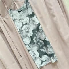 バラのタイトワンピースのサムネイル