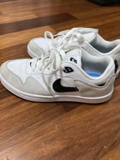 Nike スニーカー　23.0cmのサムネイル