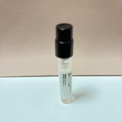 トムフォード　ロストチェリー　1.5ml サンプルのサムネイル