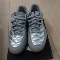 ATHLETA フットサルシューズ シルバー ATHLETA Teo ID フットサルシューズ 24cm シルバー - メルカリ