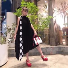 【しぴたん着用】リバーシブル ドット プリーツ ワンピースのサムネイル