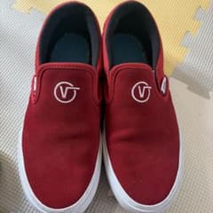 VANS スリッポン レッド スエード スニーカー　刺繍のサムネイル