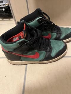 NIKEのサムネイル