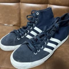 adidas ハイカットスニーカー ネイビー 27.5cmのサムネイル