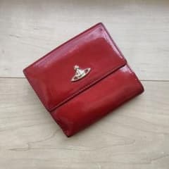 ★VivienneWestwood★　エナメル二つ折り財布　赤のサムネイル