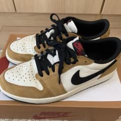 Nike Air Jordan 1 Low ベージュ/ホワイト/ブラックのサムネイル