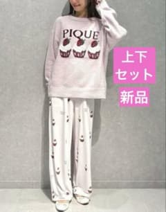 正規品⭐️新品タグ付♡ジェラートピケ いちご柄カップインフリルプルオーバー＆パンツ 新品】ジェラートピケ いちごカップケーキ柄プルオーバー&ロングパンツ