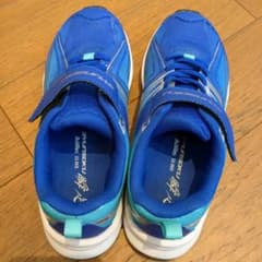 試着のみ☆瞬足☆22.0cmのサムネイル