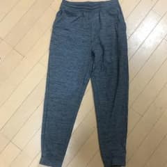 ユニクロ アンクルパンツのサムネイル