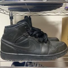 NIKE エアジョーダン1 ミッドのサムネイル