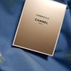 CHANELの香水のサムネイル