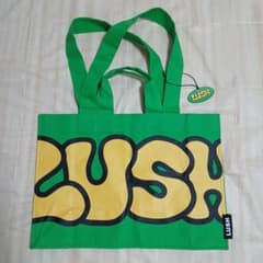 [新品未使用]　40リットル LUSH トートバッグ グリーン イエローのサムネイル