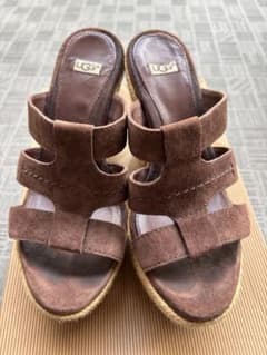 ugg ウエッジソール　厚底サンダル　茶色のサムネイル
