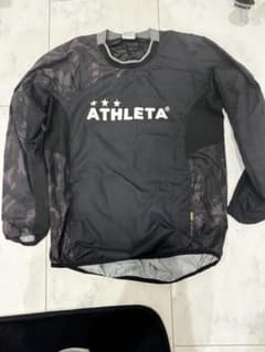 値下げ大歓迎・キティちゃん  ATHLETA ピステ 160サイズのサムネイル
