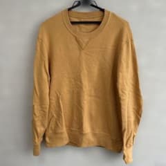 マスタード色 クルーネック スウェット　UNIQLOのサムネイル