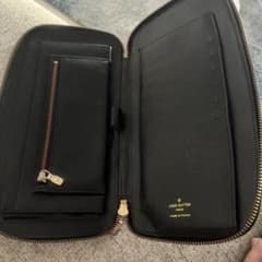 LOUIS VUITTON 黒 レザー 長財布のサムネイル