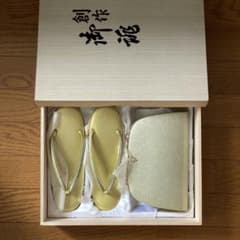 和装 草履・バッグセット 木箱付き ゴールド Mサイズ 成人式 留袖 訪問着のサムネイル
