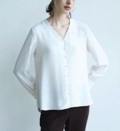 theory luxe 22AW ウォッシャブルVネック長袖シャツ theory luxe 22AW ウォッシャブルVネック長袖シャツ - メルカリ