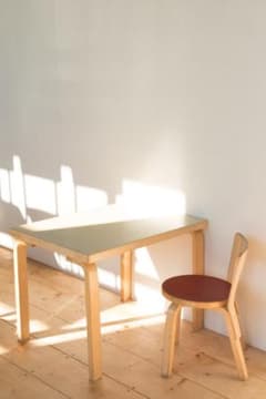 Artek ビンテージ　テーブル 子供用（ベージュリノリウム）/50-60s Artek ビンテージ テーブル 子供用（ベージュリノリウム）/50-60s