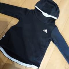 adidasパーカー120センチのサムネイル
