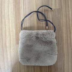 manipuriフェイクファー ショルダーバッグ 巾着型のサムネイル